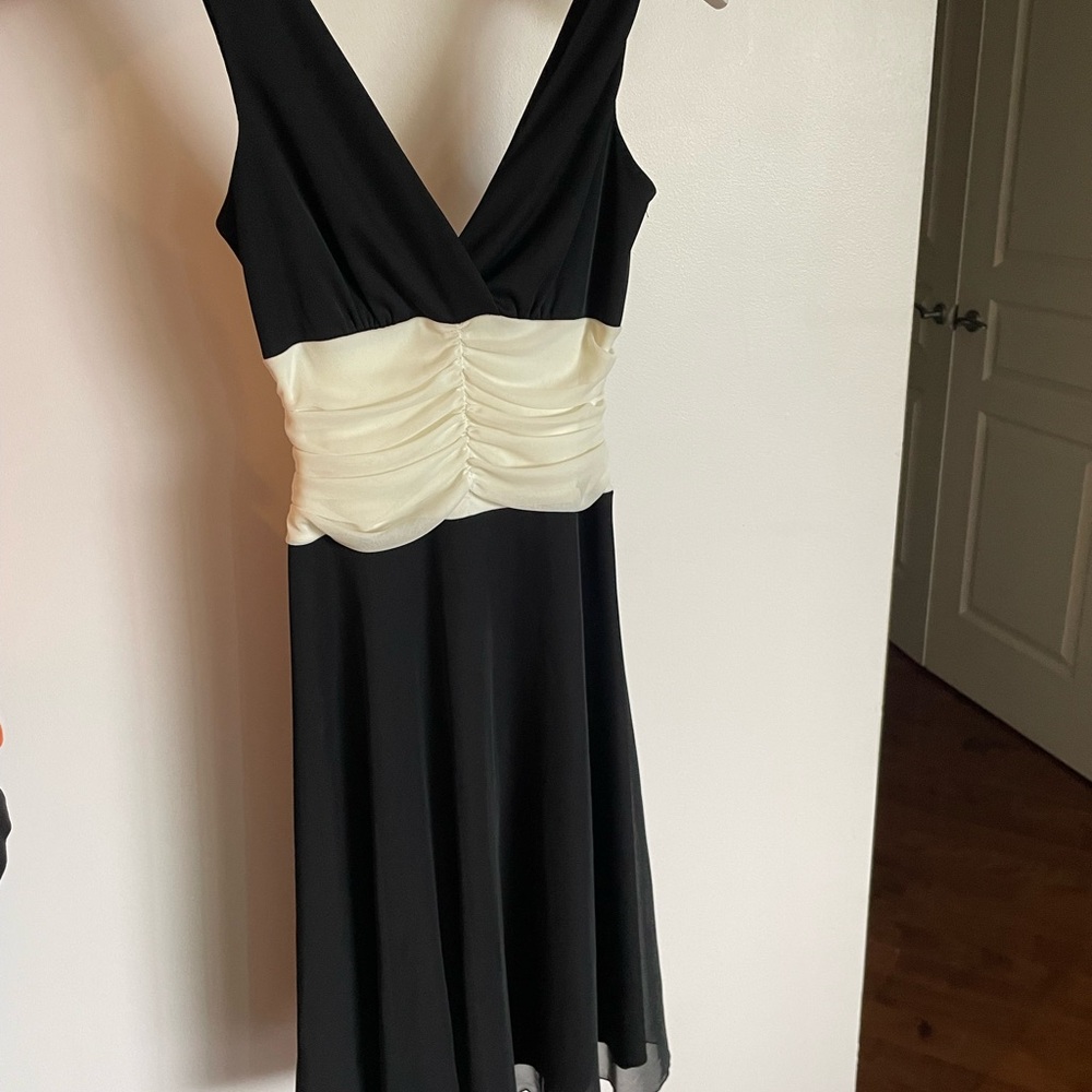 Le Chateau Black and Cream Midi Dress
